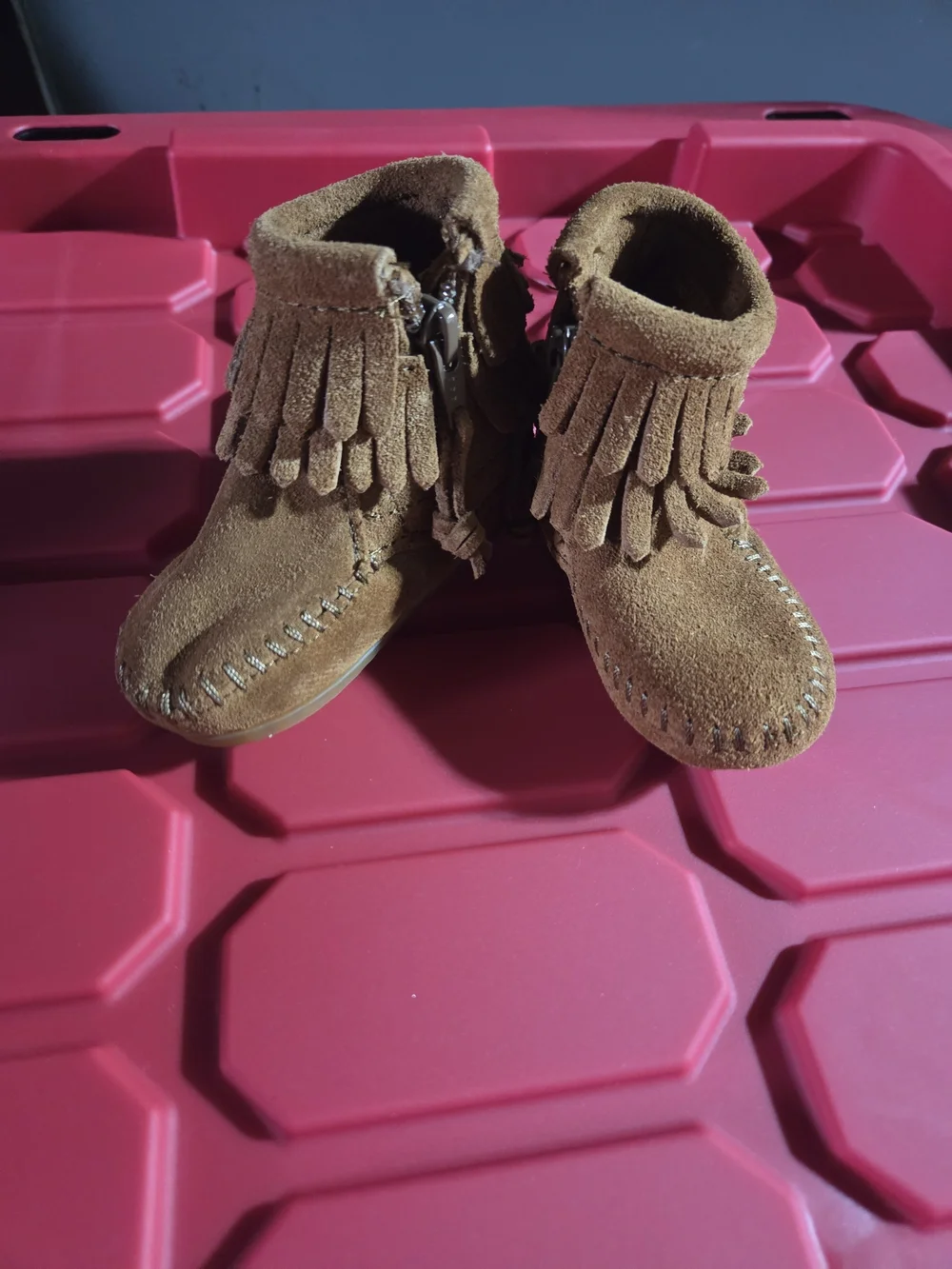 Minnetonka Infant Suede Fringe Moccasins - Brown Size 1